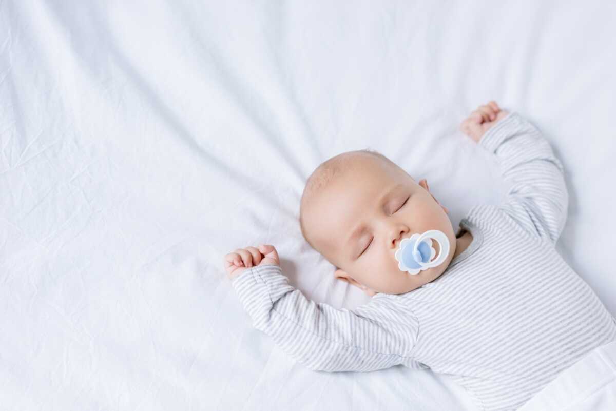 Cómo acostumbrar a tu bebé dormir solo